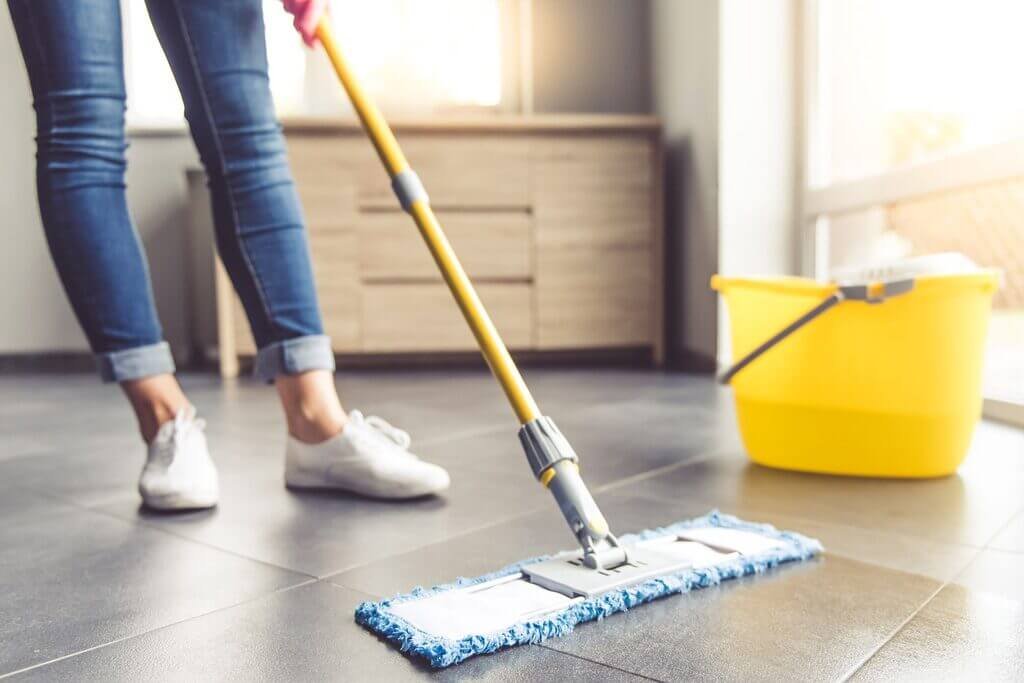 How to mop like a professional before and after mop floors