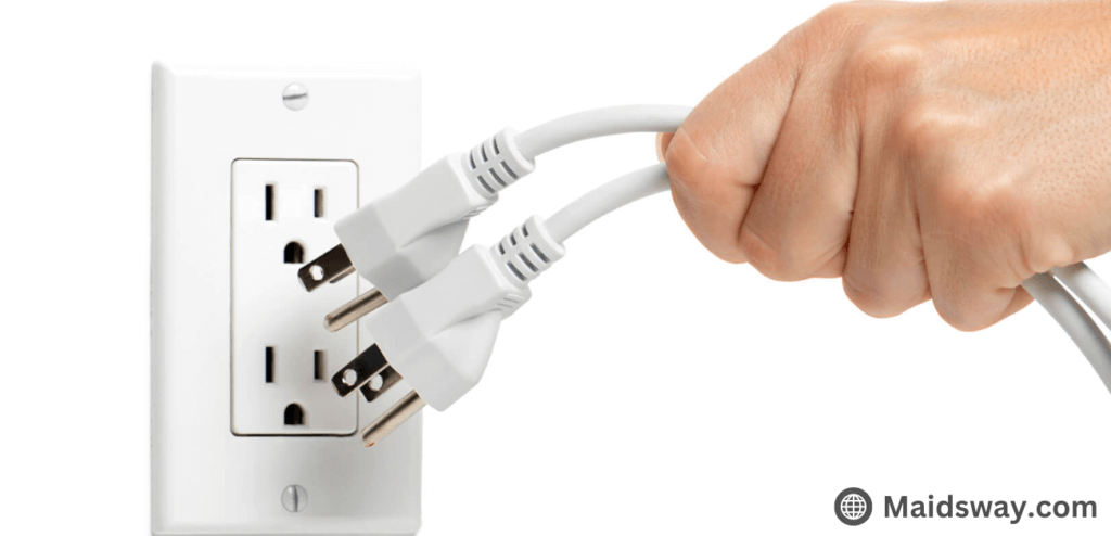 How to Clean Electronics: Keep Your Devices Dust-Free 1 electronic cleaning